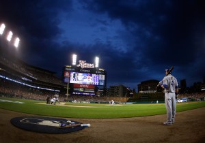 eDETROIT, MI - MAY 08: Alex Gordon #4 of the Kansas City Royals waits on deck during the fifth inning while playing the Detroit Tigers at Comerica Park on May 8, 2015 in Detroit, Michigan. (Photo by Gregory Shamus/Getty Images)