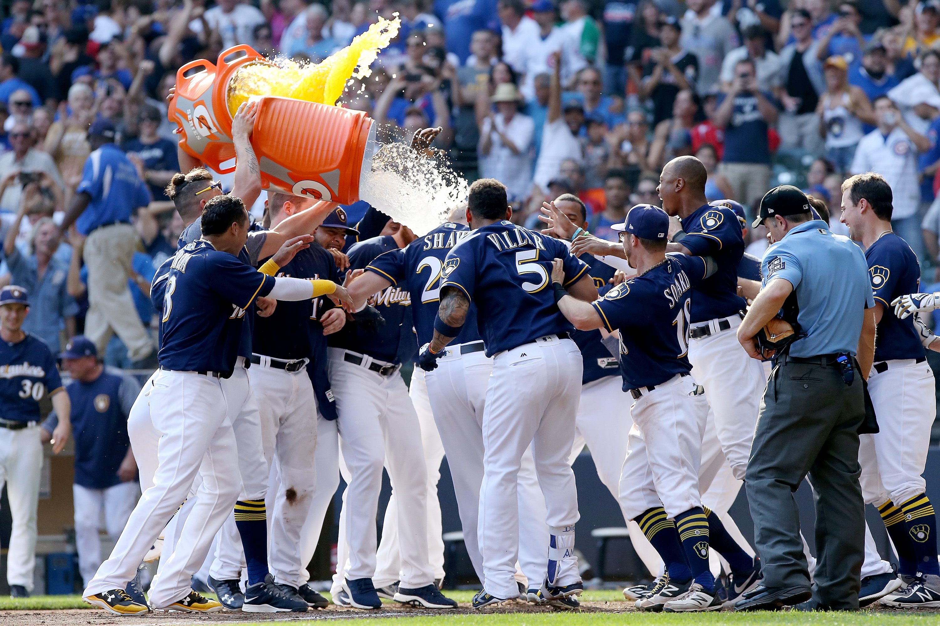 Chicago Cubs v Milwaukee Brewers