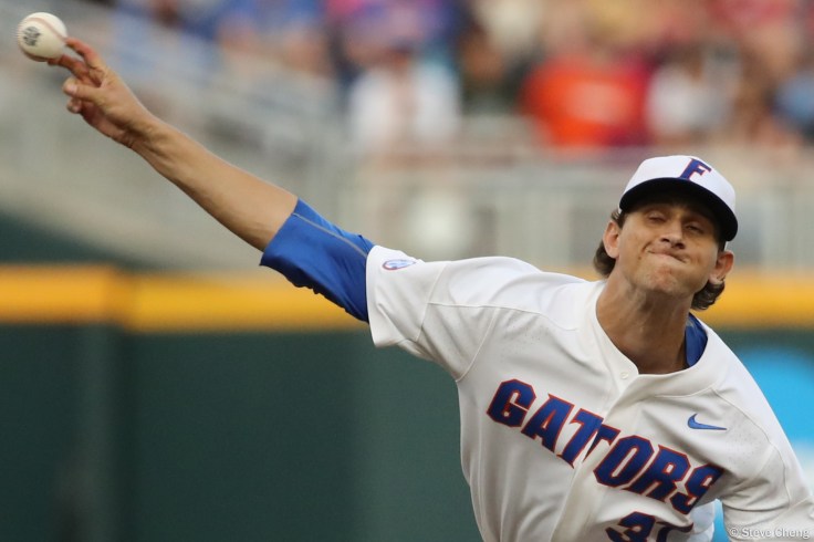 2017 College World Series: TCU defeats Florida 9-2